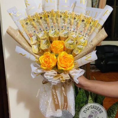 Money bouquet with Roses